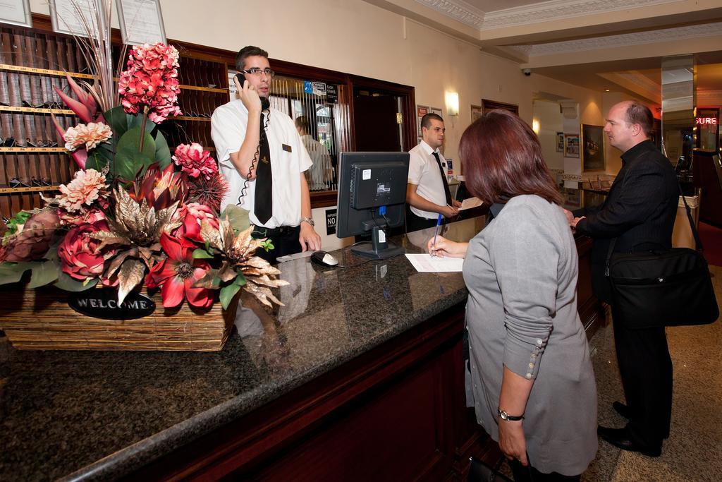 Britannia Hotel, Stockport Bagian luar foto